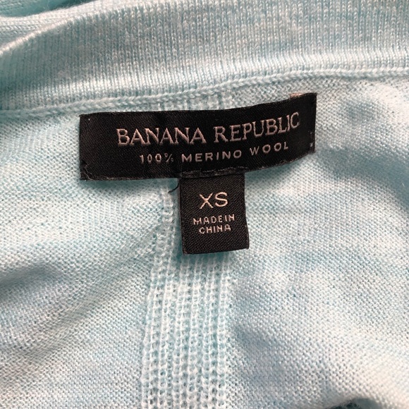 Banana Republic Merino Wool V Neck Sweater - Picture 4 of 6